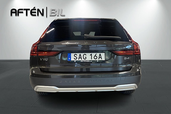 Volvo V90 Cross Country 9 of 25