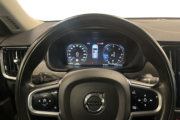 Volvo V90 Cross Country 12 of 25