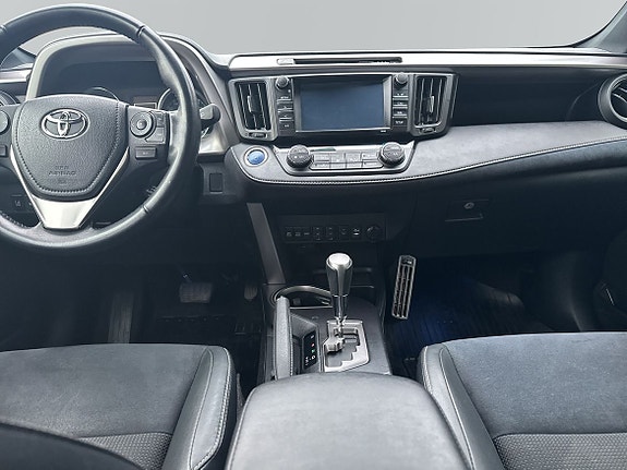 Toyota RAV4 9 of 11