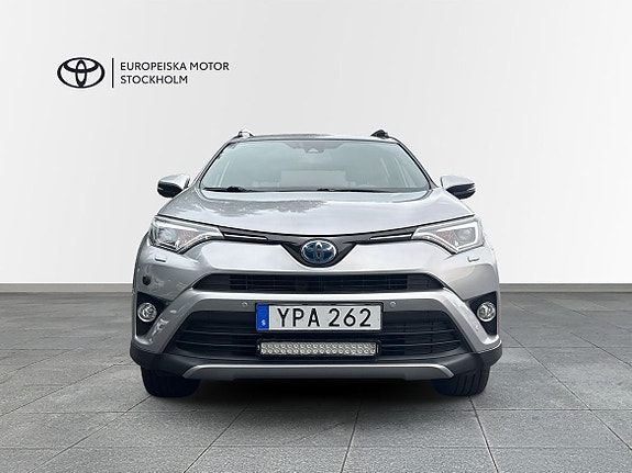 Toyota RAV4 6 of 11