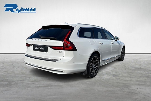 Volvo V90 2 of 22