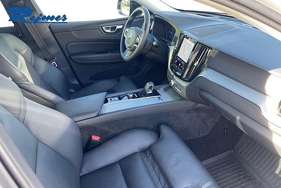 Volvo XC60 10 of 27