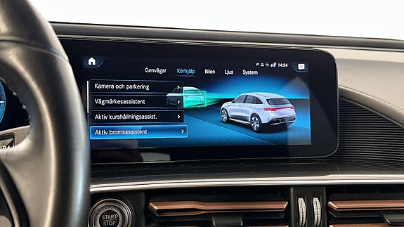 Mercedes-Benz EQC400 17 of 26