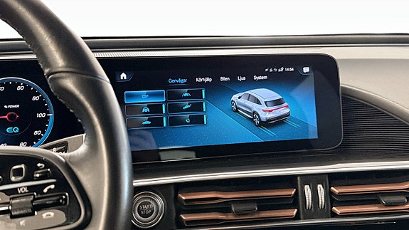 Mercedes-Benz EQC400 16 of 26