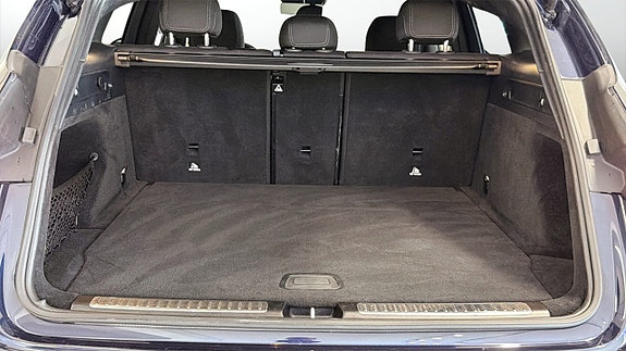 Mercedes-Benz EQC400 10 of 26