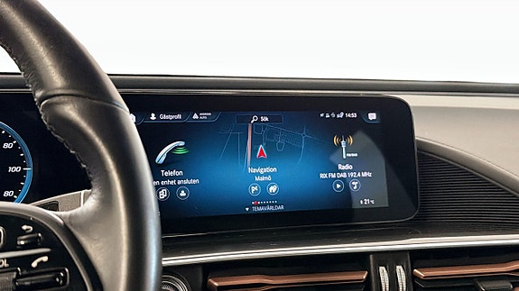 Mercedes-Benz EQC400 13 of 26