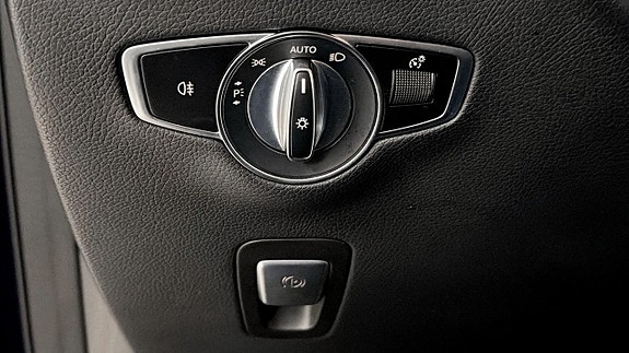 Mercedes-Benz EQC400 24 of 26