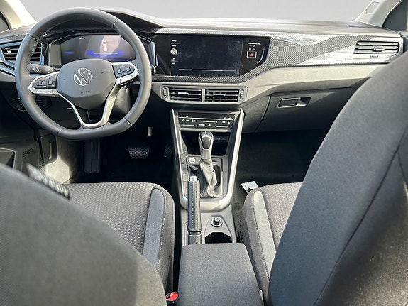 Volkswagen Polo 10 of 15