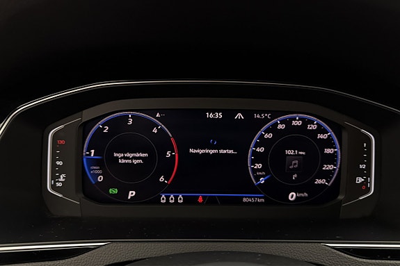 Volkswagen Passat Alltrack 14 of 26