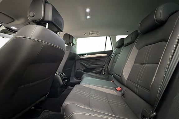 Volkswagen Passat Alltrack 22 of 26