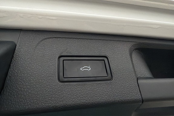 Volkswagen Passat Alltrack 9 of 26