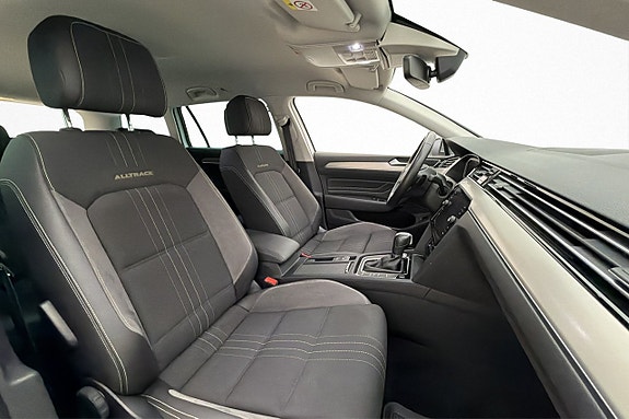 Volkswagen Passat Alltrack 24 of 26