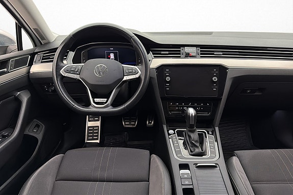Volkswagen Passat Alltrack 11 of 26