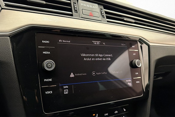 Volkswagen Passat Alltrack 17 of 26