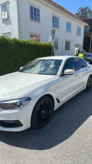 BMW 530e 4 of 7