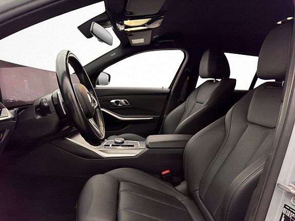 BMW 330e 16 of 30