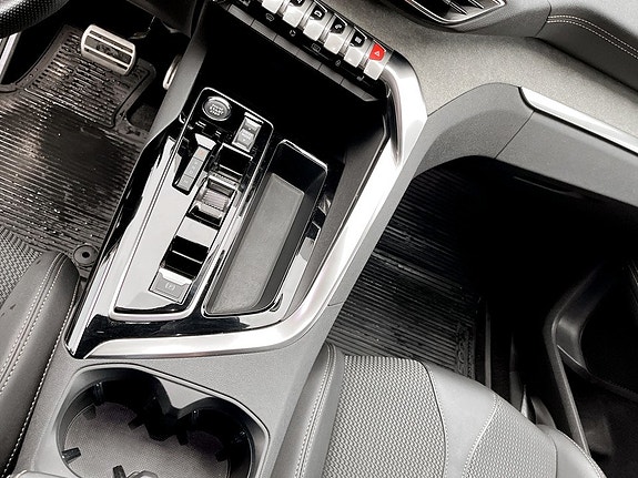 Peugeot 5008 10 of 15