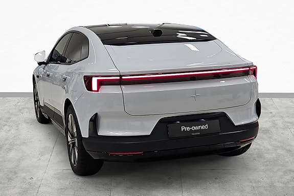 Polestar 4 8 of 21
