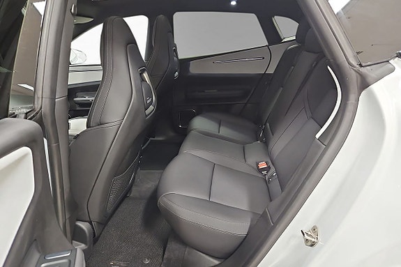 Polestar 4 12 of 21