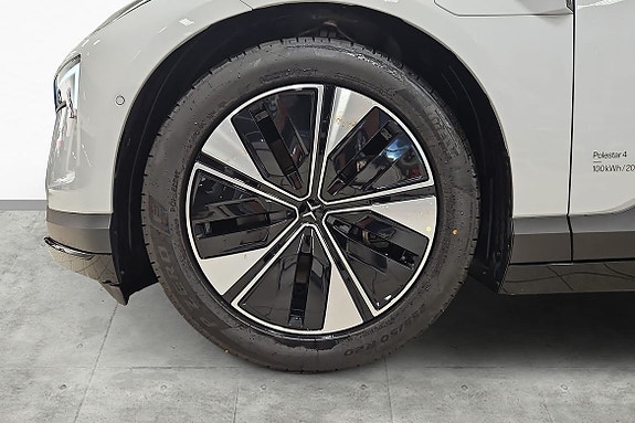 Polestar 4 6 of 21