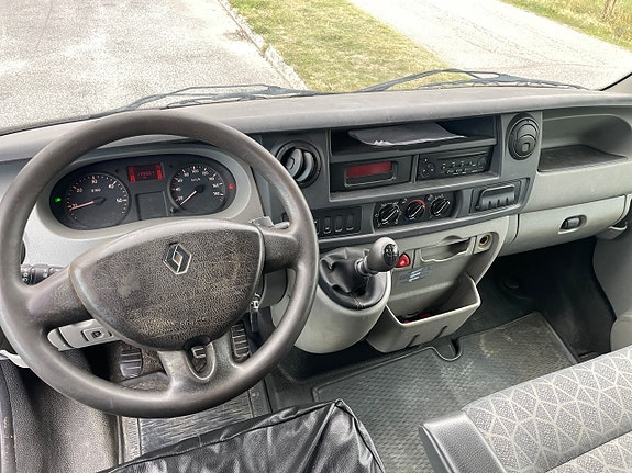 Renault Master 8 of 12