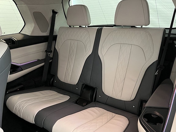 BMW X7 13 of 18