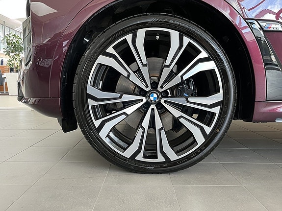 BMW X7 4 of 18