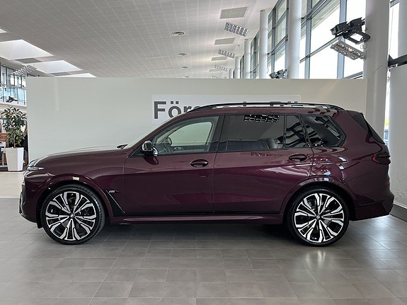 BMW X7 3 of 18