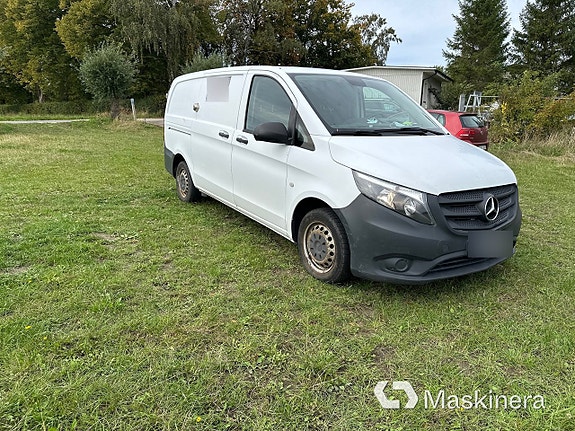 Mercedes-Benz Vito 109 2 of 9