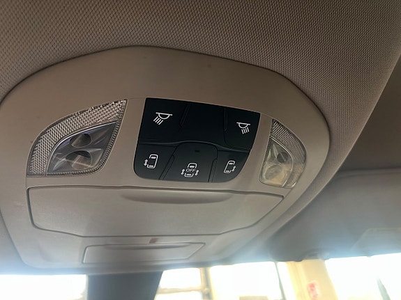 Chrysler Pacifica 27 of 30