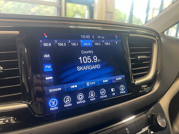 Chrysler Pacifica 23 of 30