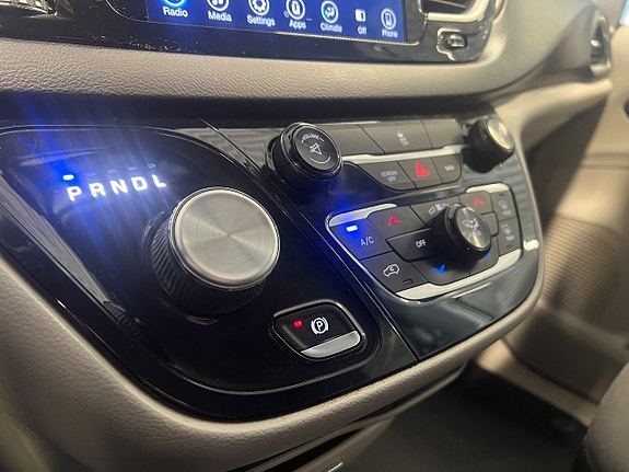 Chrysler Pacifica 21 of 30