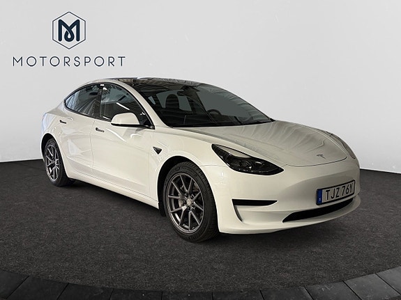 Tesla Model 3 10 of 21