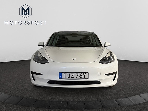 Tesla Model 3 11 of 21
