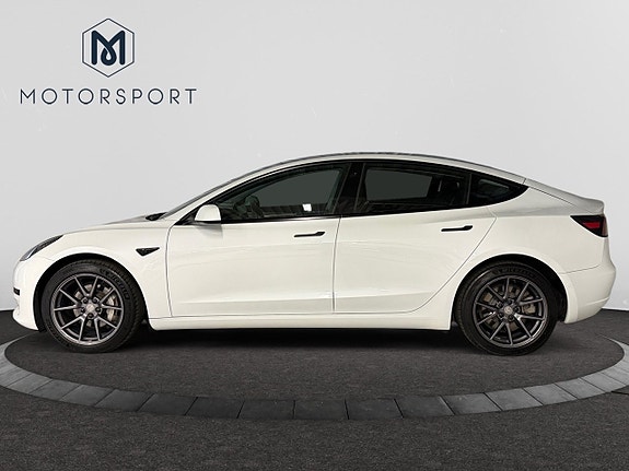 Tesla Model 3 4 of 21