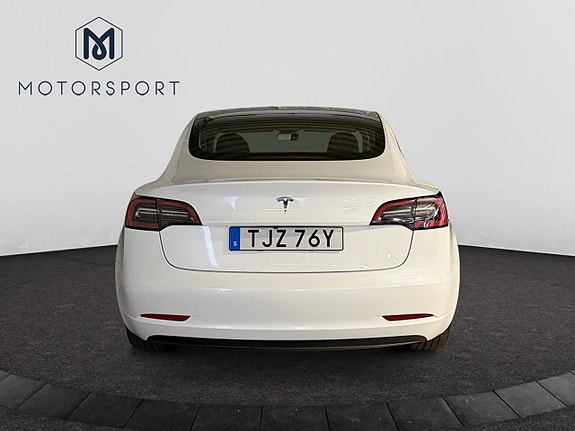 Tesla Model 3 7 of 21