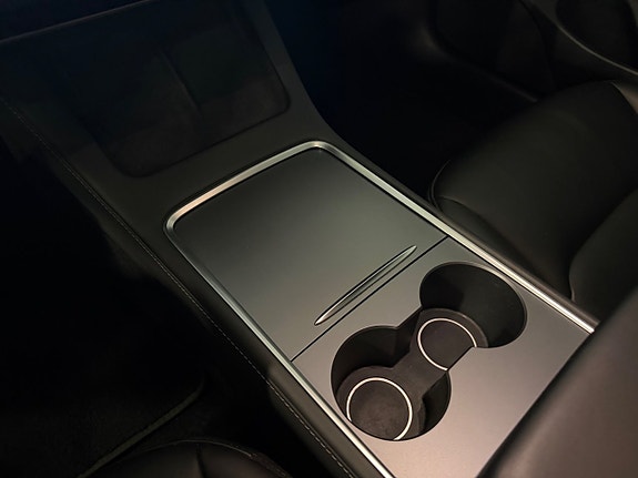 Tesla Model 3 20 of 21