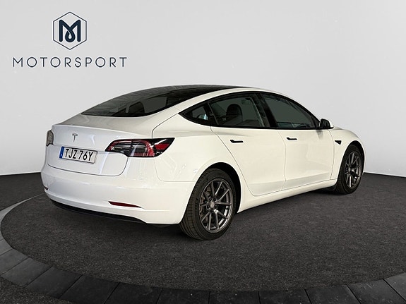 Tesla Model 3 8 of 21