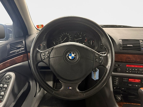 BMW 523i 12 of 13