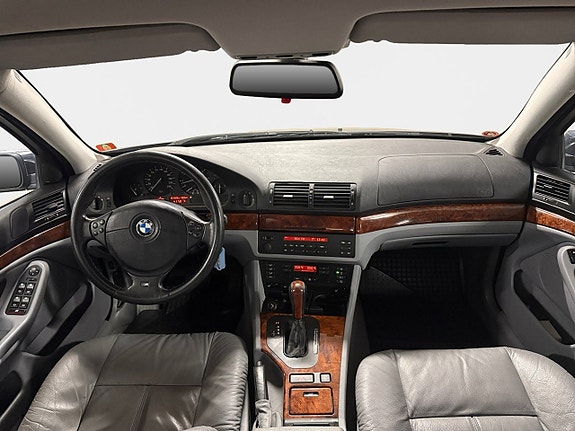 BMW 523i 10 of 13