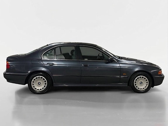 BMW 523i 6 of 13