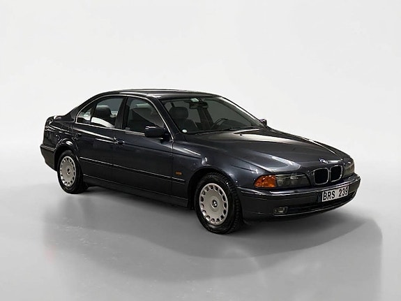 BMW 523i 7 of 13