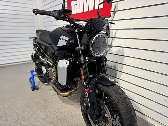 Husqvarna 801 Svartpilen endast 179 mil 6 of 8