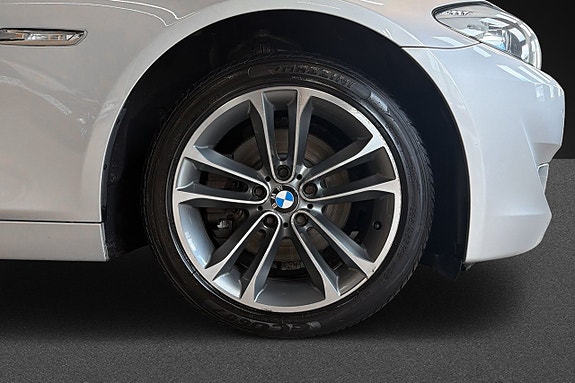 BMW 523i 9 of 18
