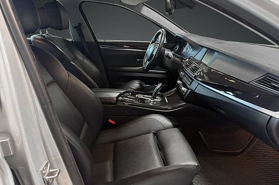 BMW 523i 17 of 18