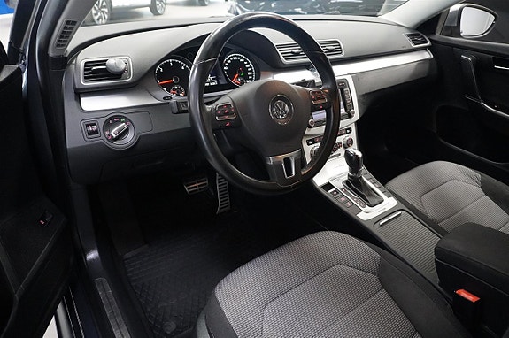 Volkswagen Passat Alltrack 4 of 14