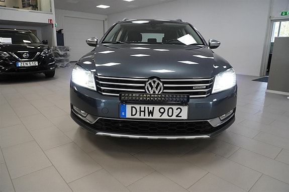 Volkswagen Passat Alltrack 7 of 14