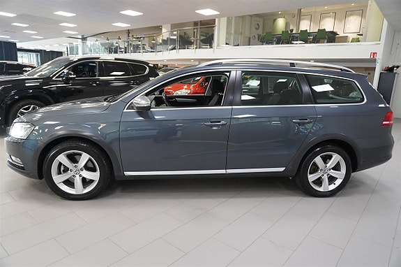 Volkswagen Passat Alltrack 2 of 14