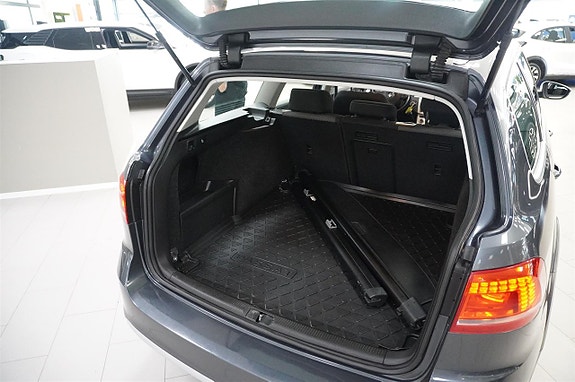 Volkswagen Passat Alltrack 9 of 14