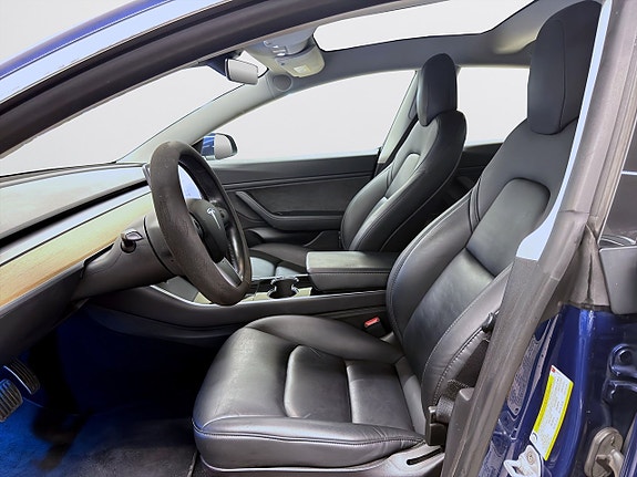 Tesla Model 3 8 of 18